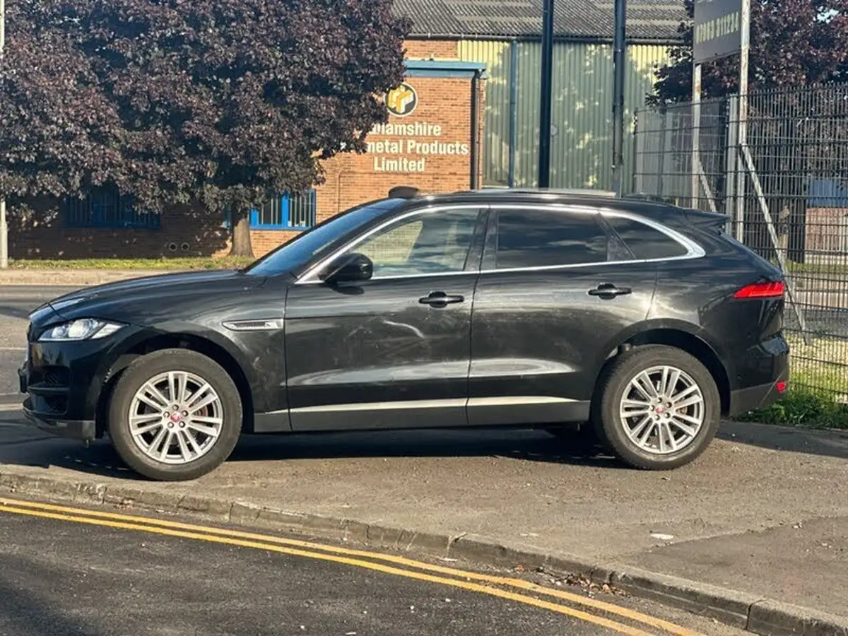 2017-jaguar-f-pace-20-i4d-portfolio-180ps-awd-auto-big-7