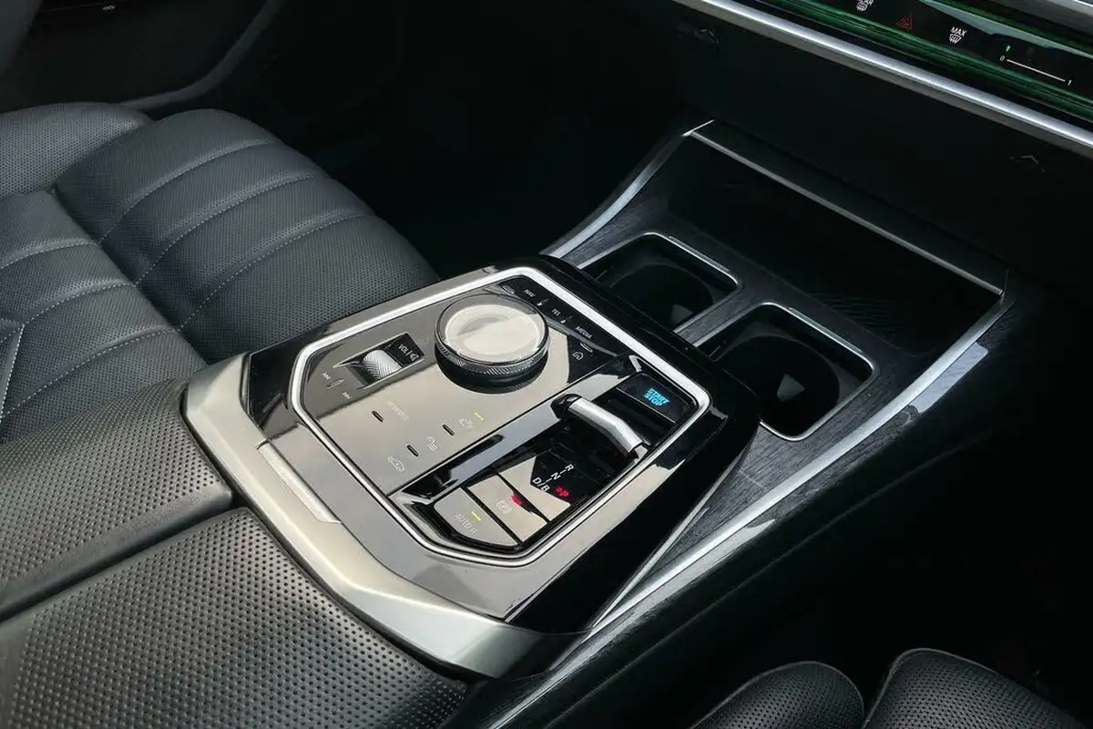 2023-bmw-7-series-e-i7-xdrive60-excellence-big-45