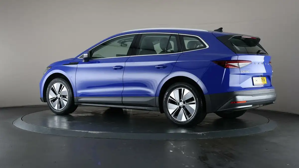2022-skoda-enyaq-e-80-82-kwh-big-71