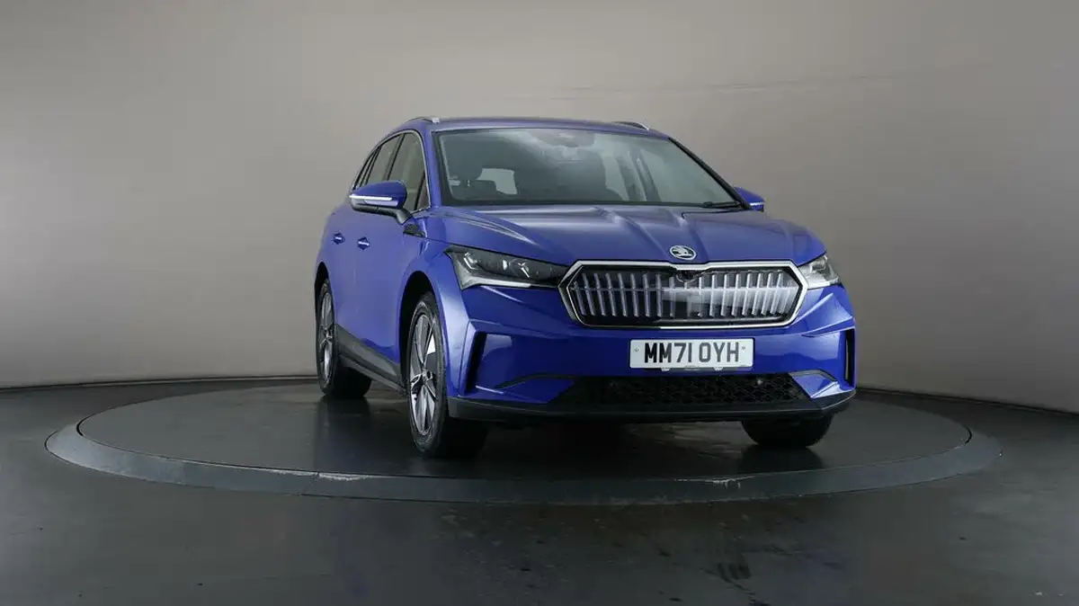2022-skoda-enyaq-e-80-82-kwh-big-47