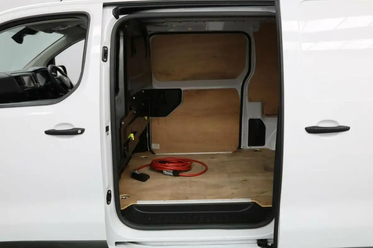 2021-peugeot-expert-e-professional-standard-75kwh-panel-big-10