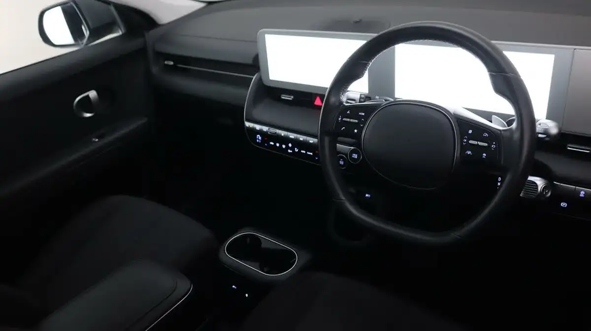 2022-hyundai-ioniq-5-e-se-connect-big-9