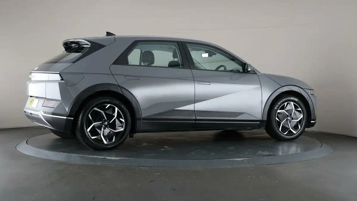 2022-hyundai-ioniq-5-e-se-connect-big-61
