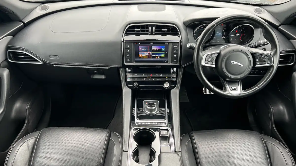 2017-jaguar-f-pace-20-i4d-r-sport-180ps-awd-ss-auto-big-8