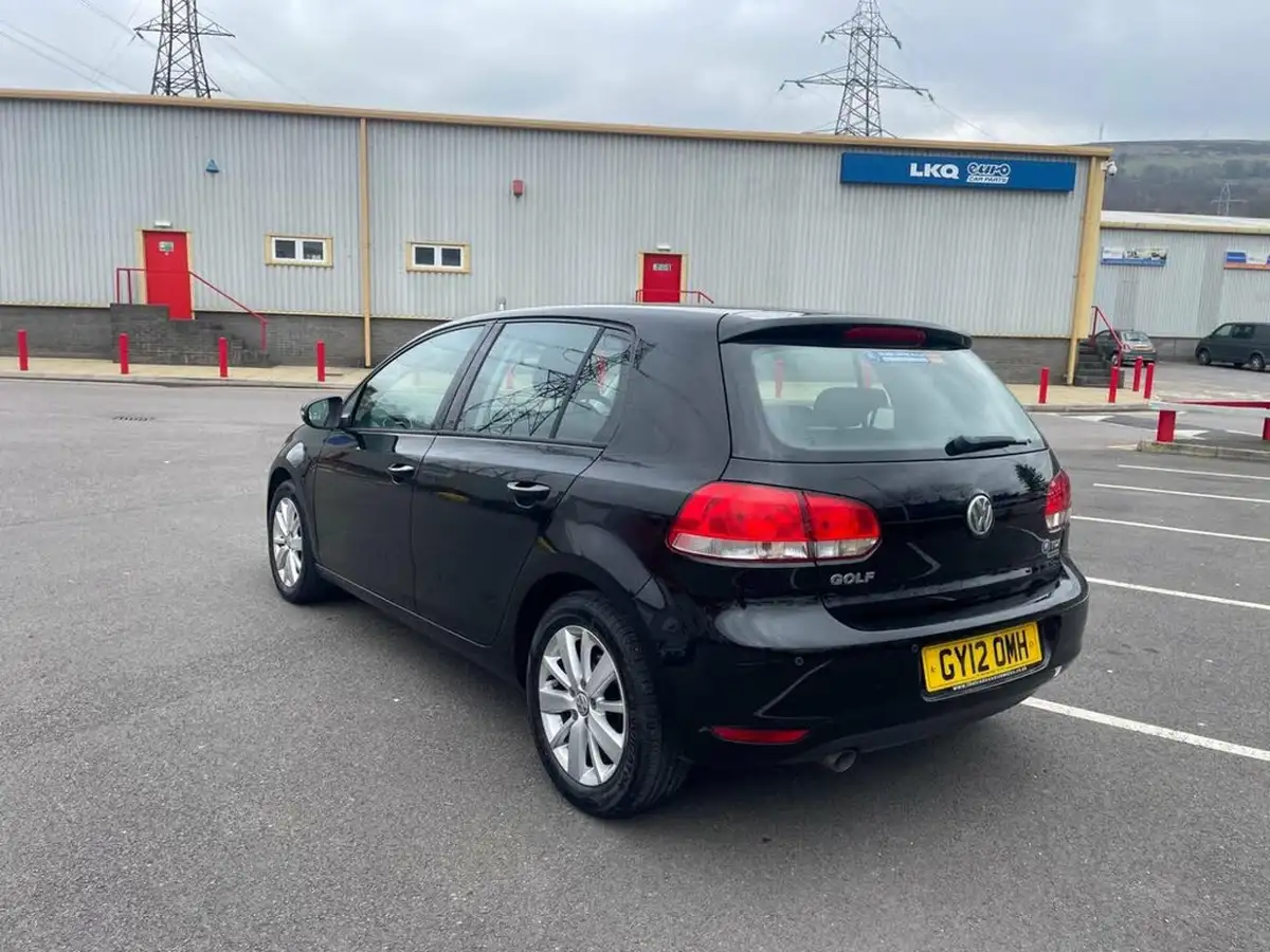 2012-volkswagen-golf-16td-blue-motion-match-5d-big-5