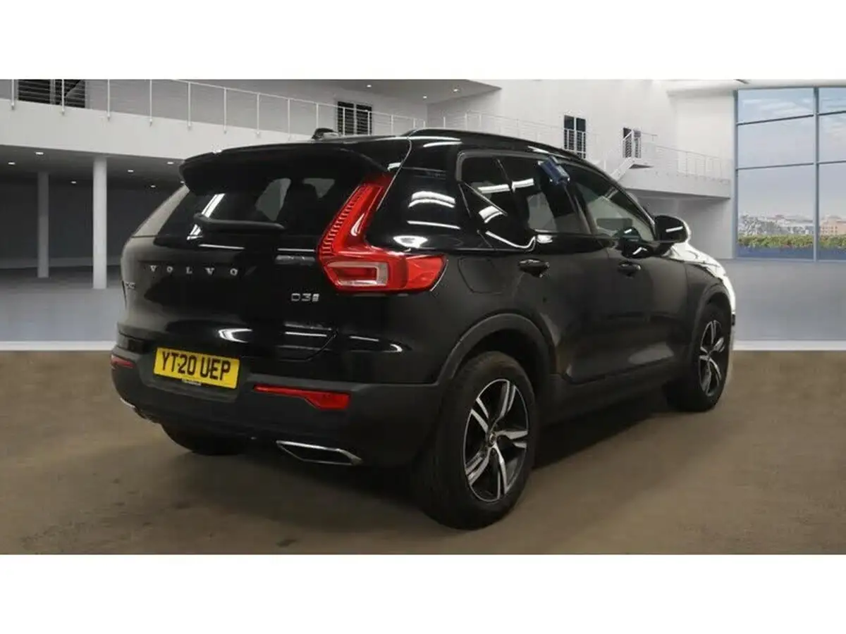 2020-volvo-xc40-20td-d3-r-design-big-4