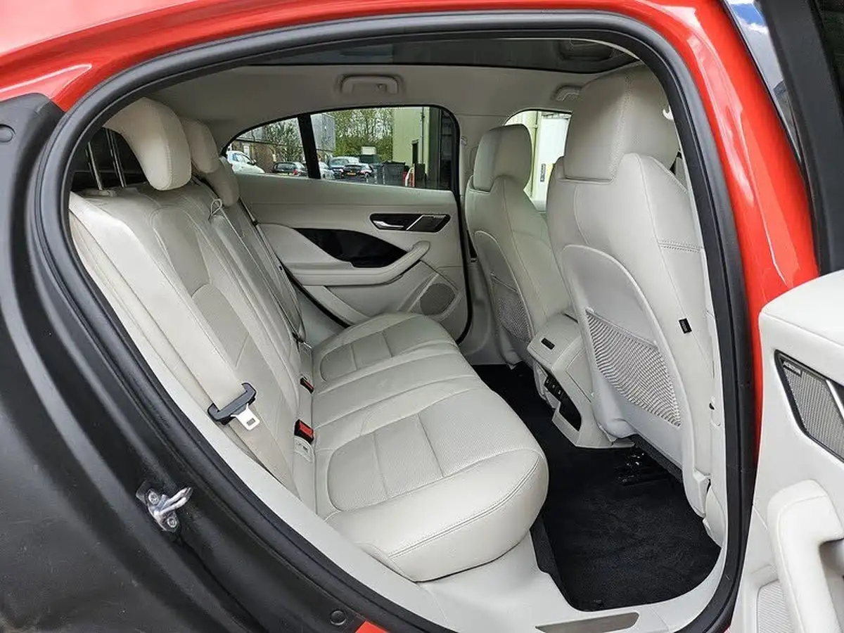 2019-jaguar-i-pace-ev400-se-big-17
