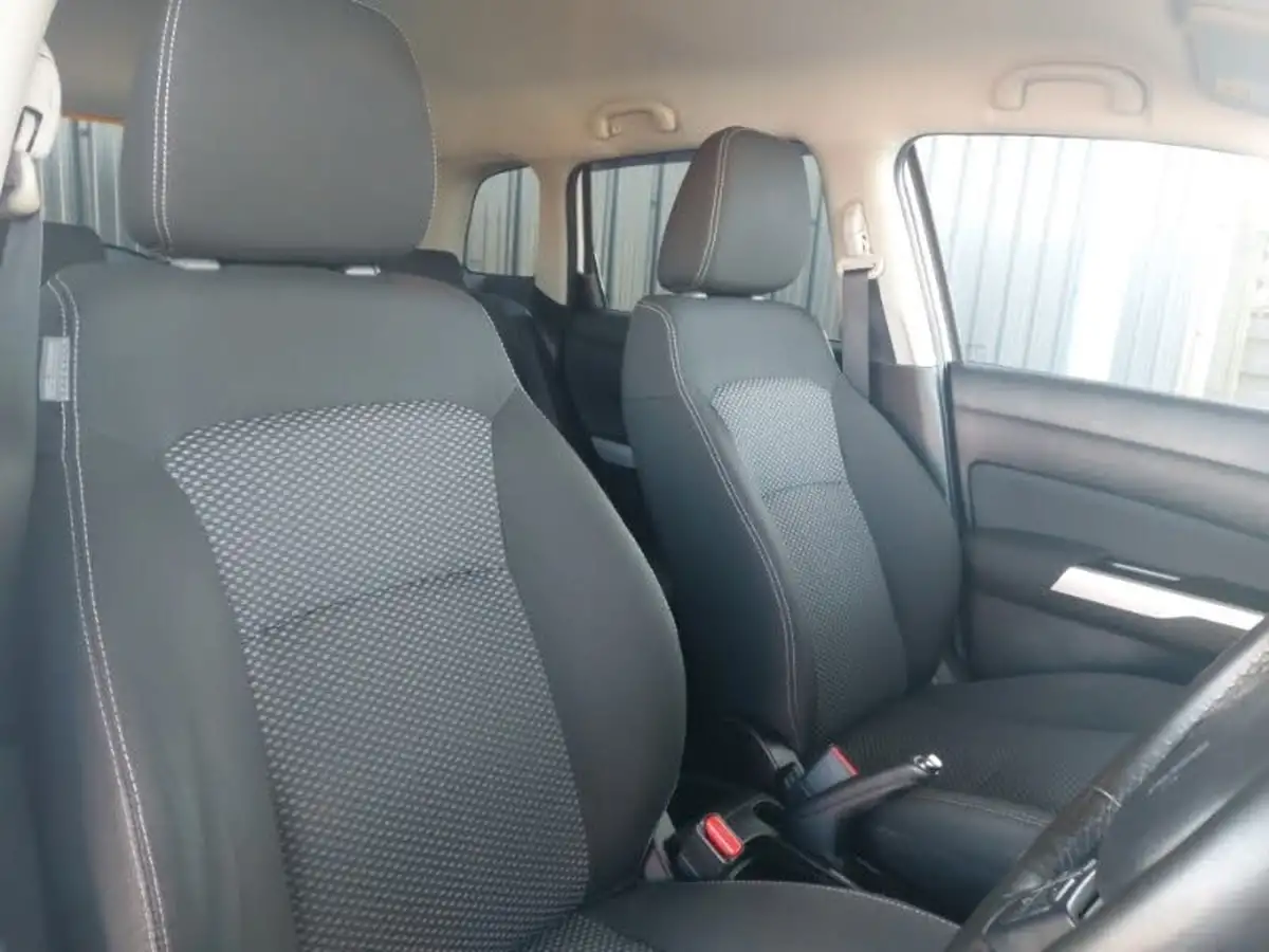 2017-suzuki-vitara-16-kuro-big-12