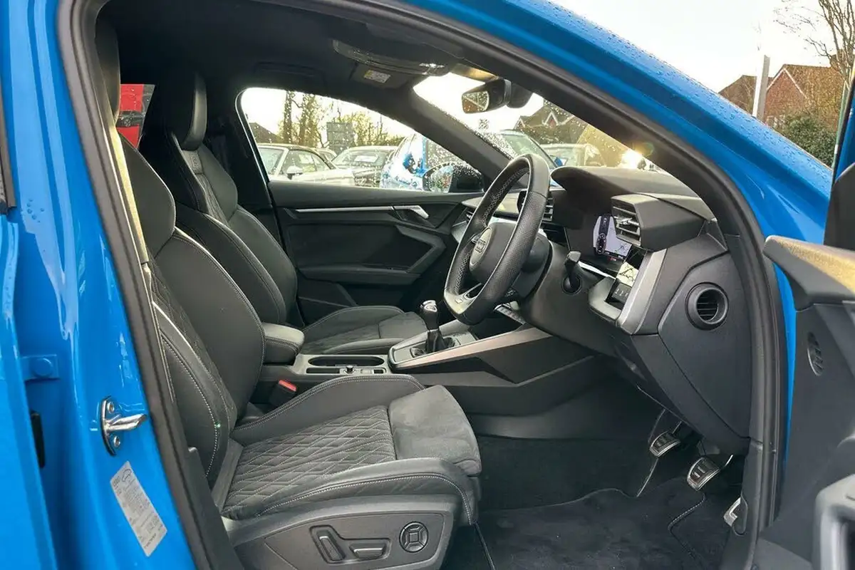 2022-audi-a3-15-35-tfsi-edition-1-sportback-5d-big-30