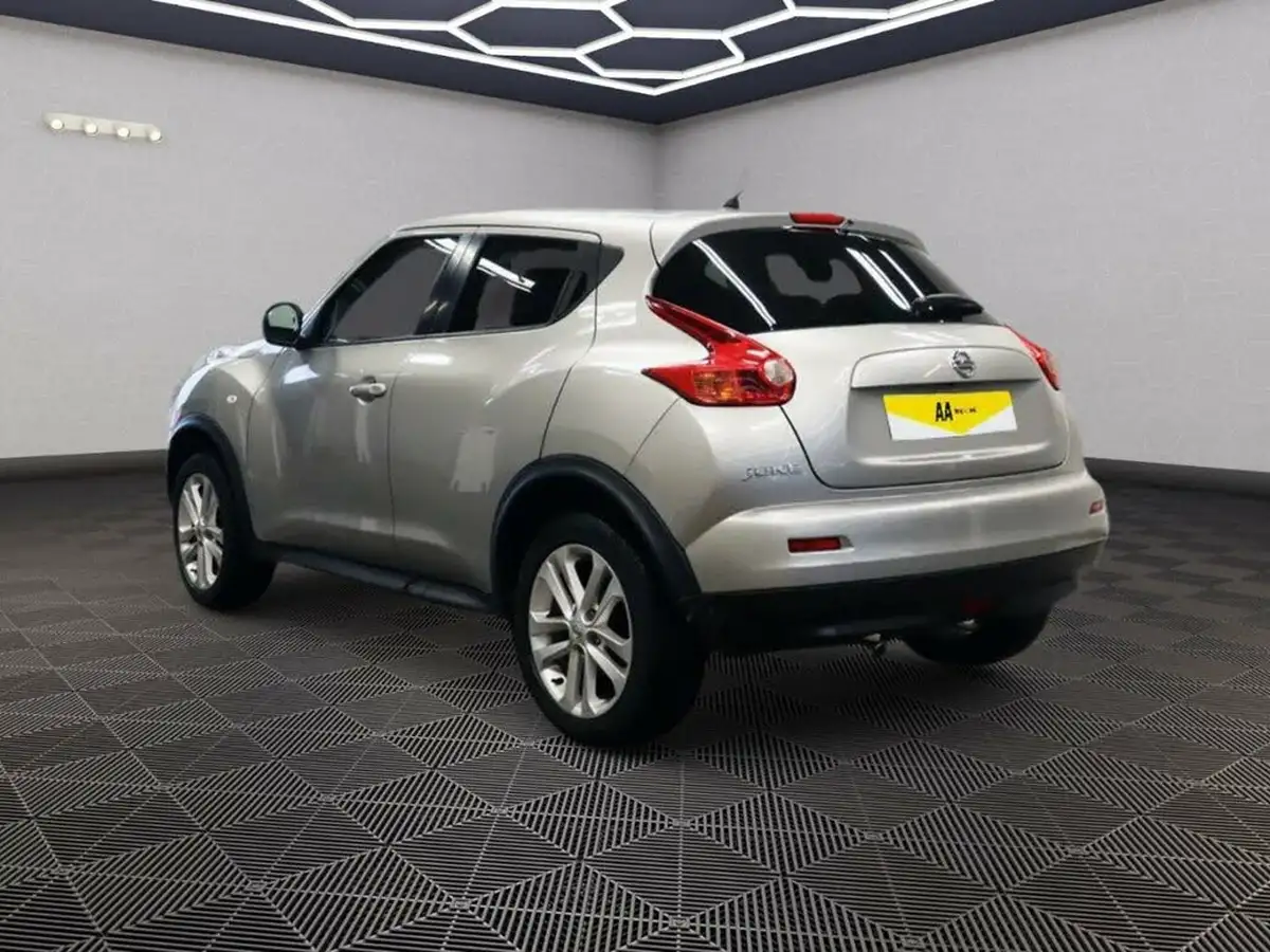 2013-nissan-juke-16-acenta-premium-big-2