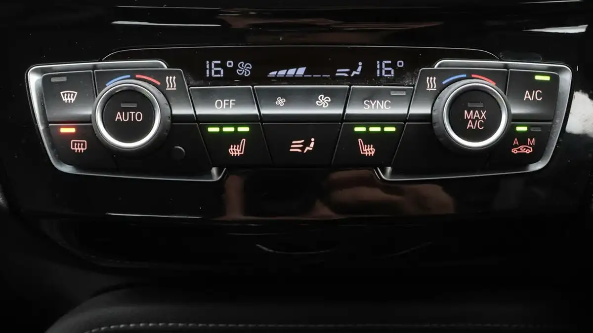 2020-bmw-x1-15-xdrive-25e-phev-xline-big-12
