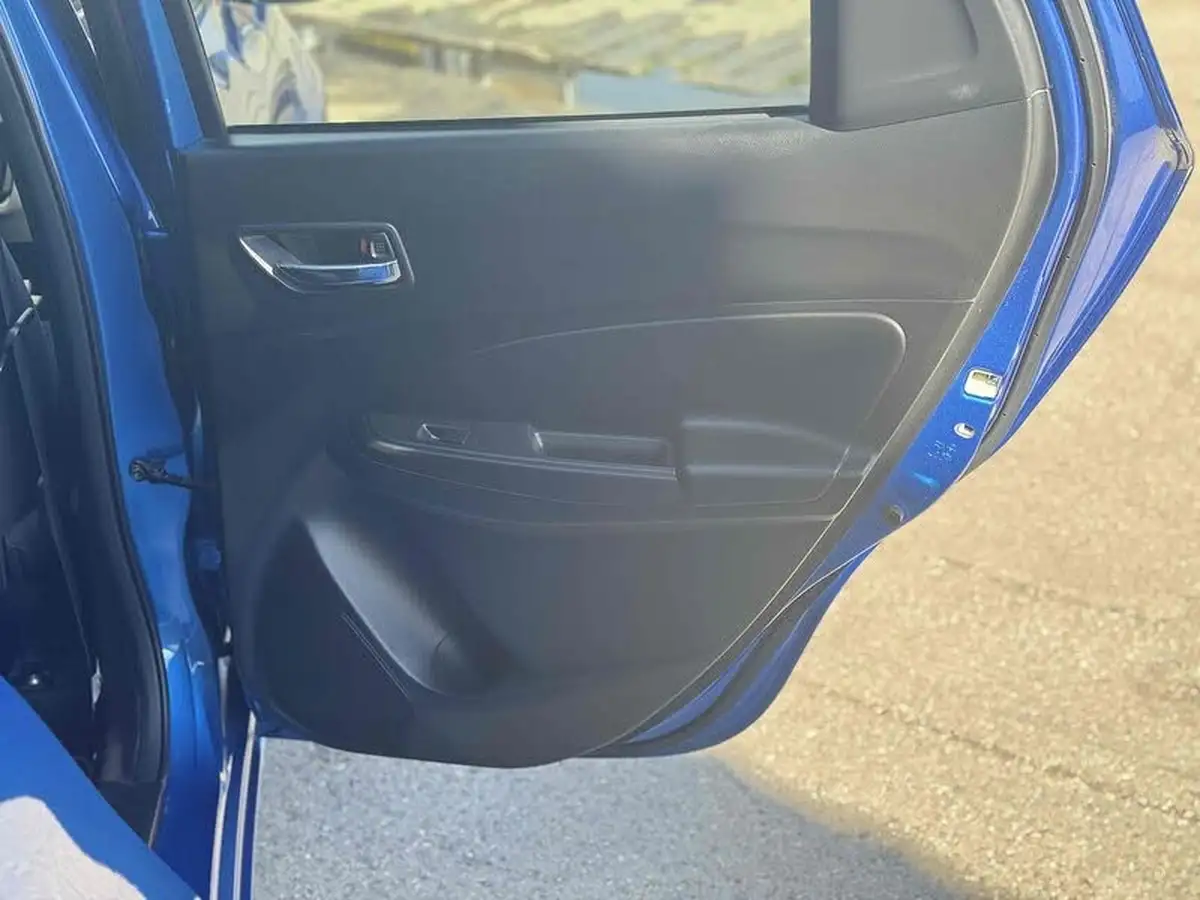 2017-suzuki-swift-10-boosterjet-sz5-shvs-big-33