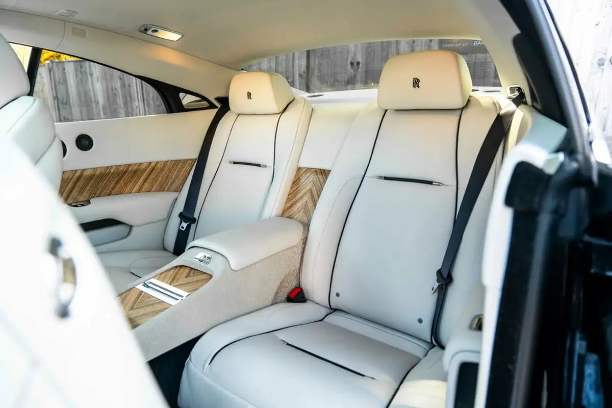 2014-rolls-royce-wraith-v12-big-10