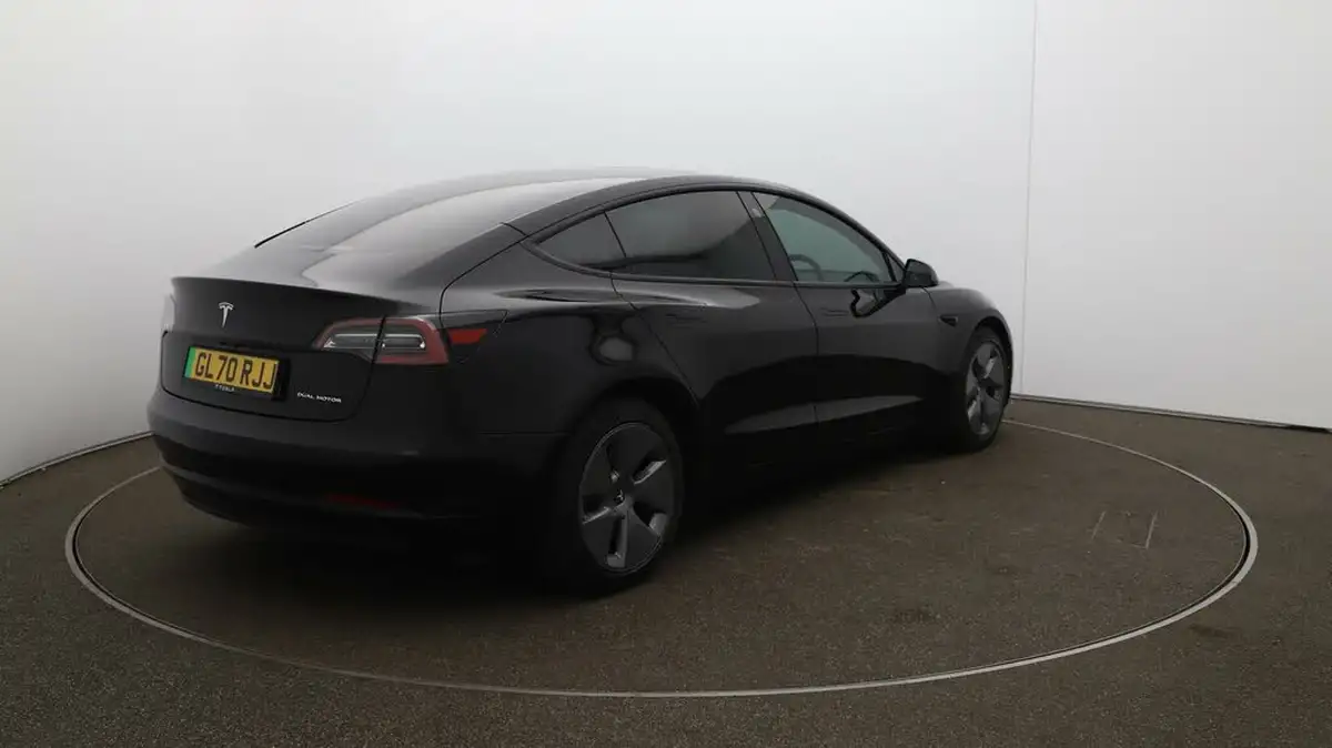 2020-tesla-model-3-e-long-range-big-46