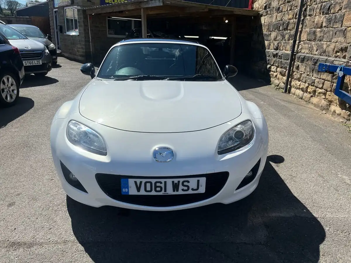 2011-mazda-mx-5-20-roadster-sport-black-big-13