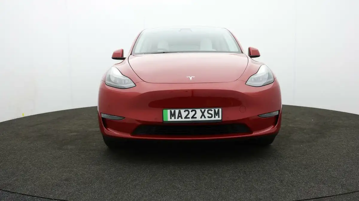 2022-tesla-model-y-e-long-range-big-49