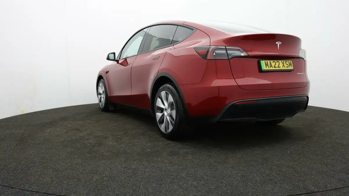 2022-tesla-model-y-e-long-range-big-73