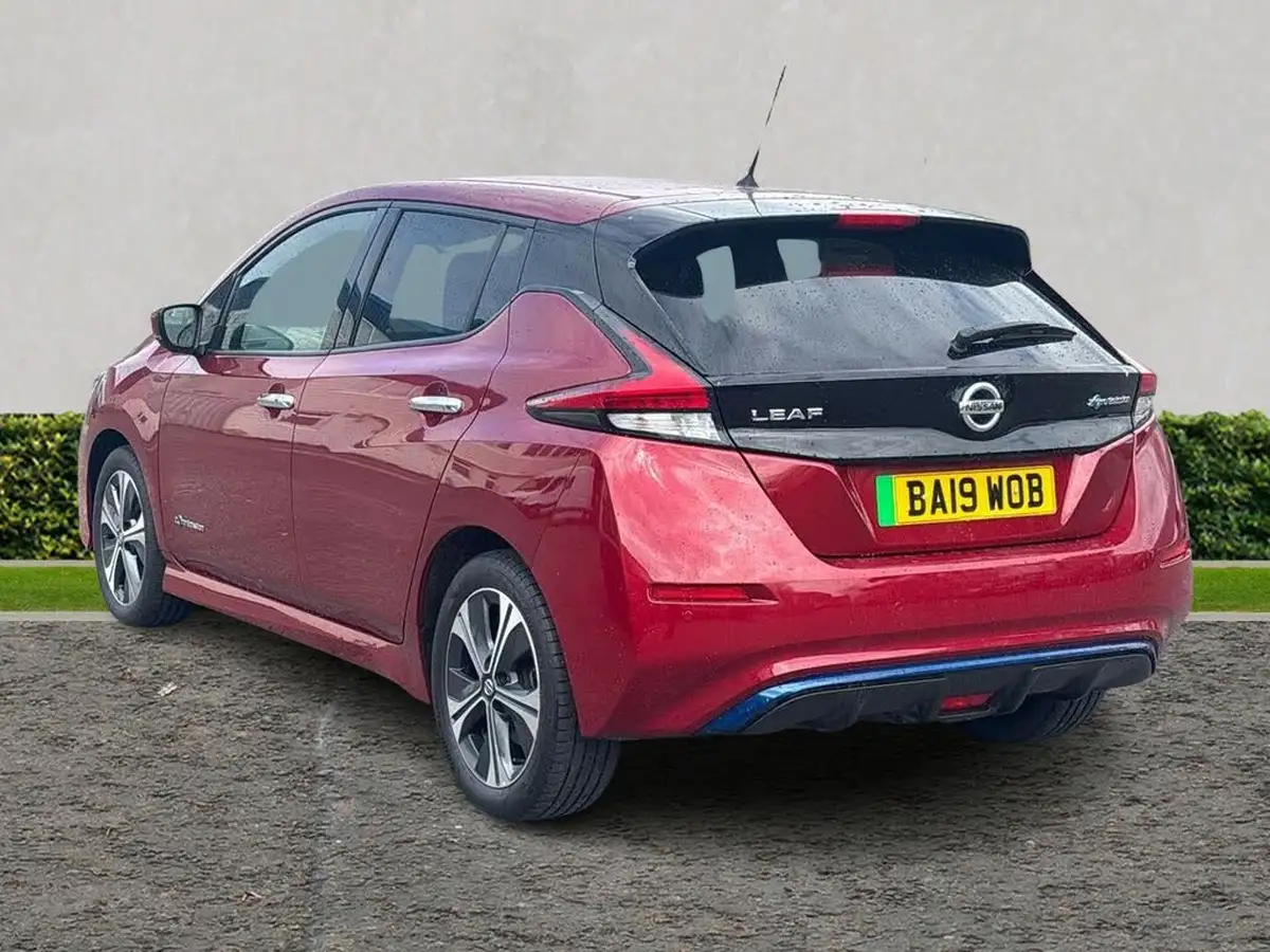 2019-nissan-leaf-e-tekna-big-4