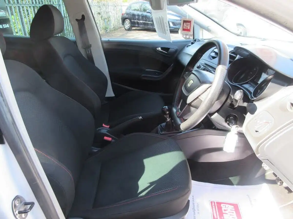2013-seat-ibiza-12-fr-105-hatchback-5d-big-8