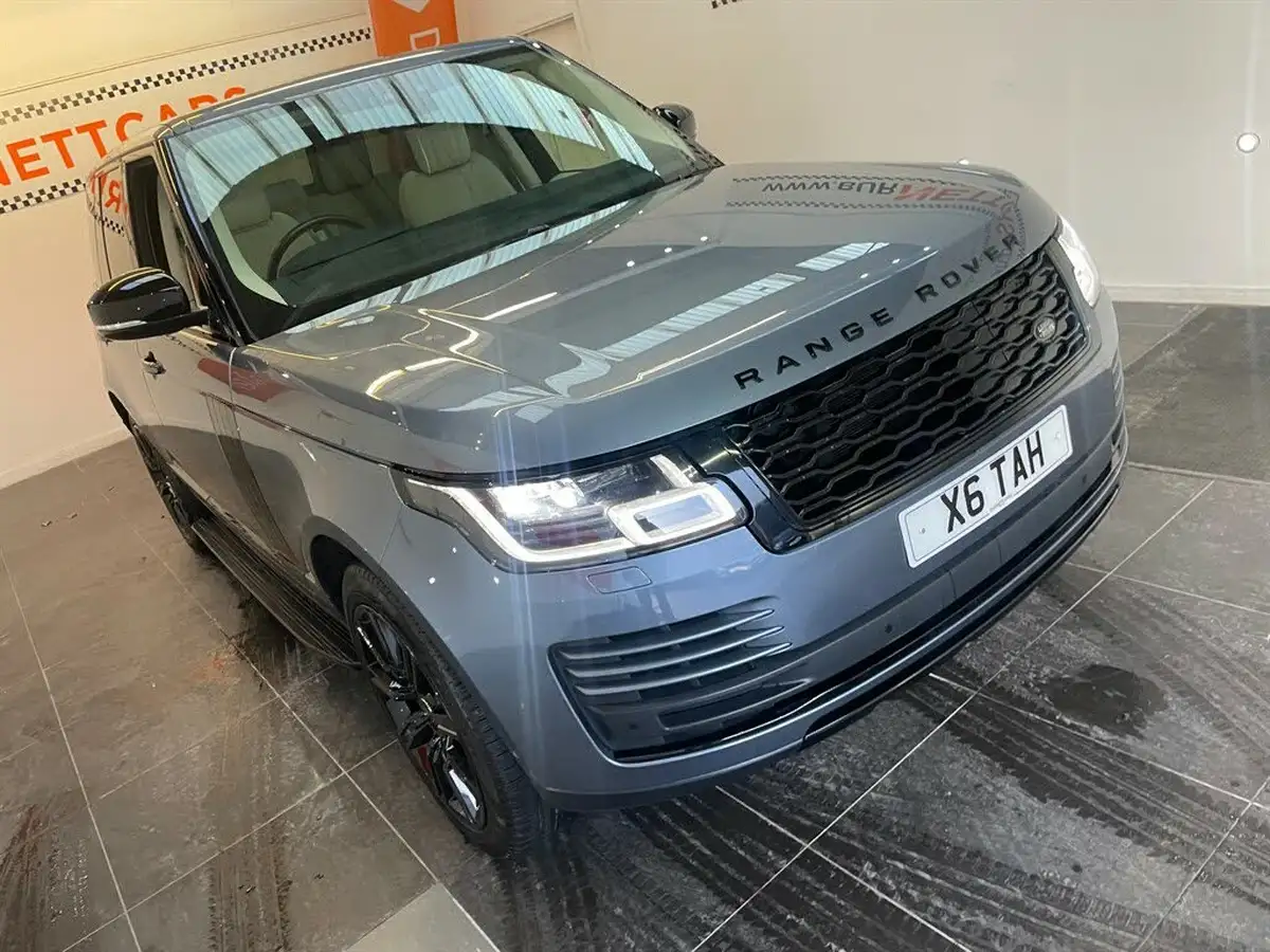 2020-land-rover-range-rover-20-p400e-vogue-se-big-24