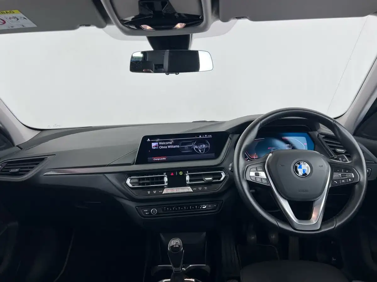 2021-bmw-1-series-15-118i-sport-lcp-big-16