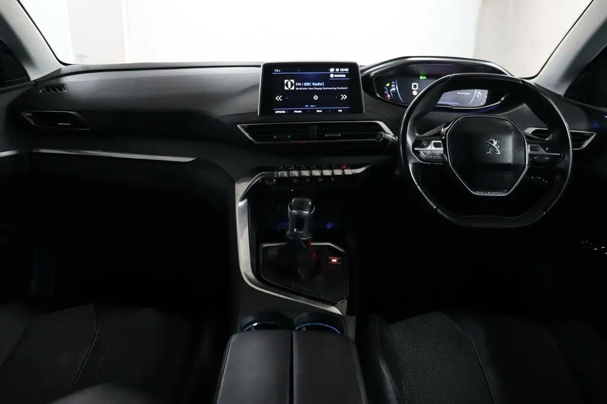 2018-peugeot-5008-suv-15-bluehdi-allure-big-36