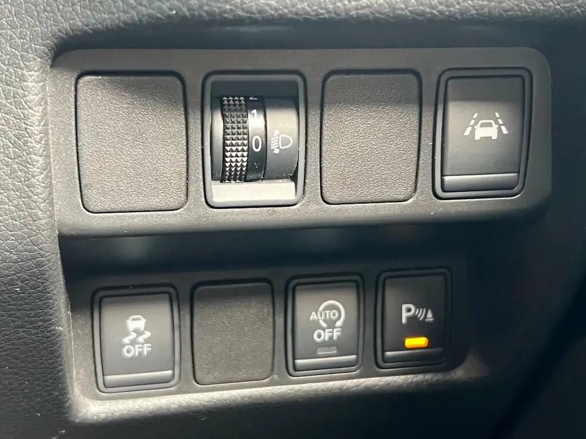 2015-nissan-qashqai-12-n-tec-big-49