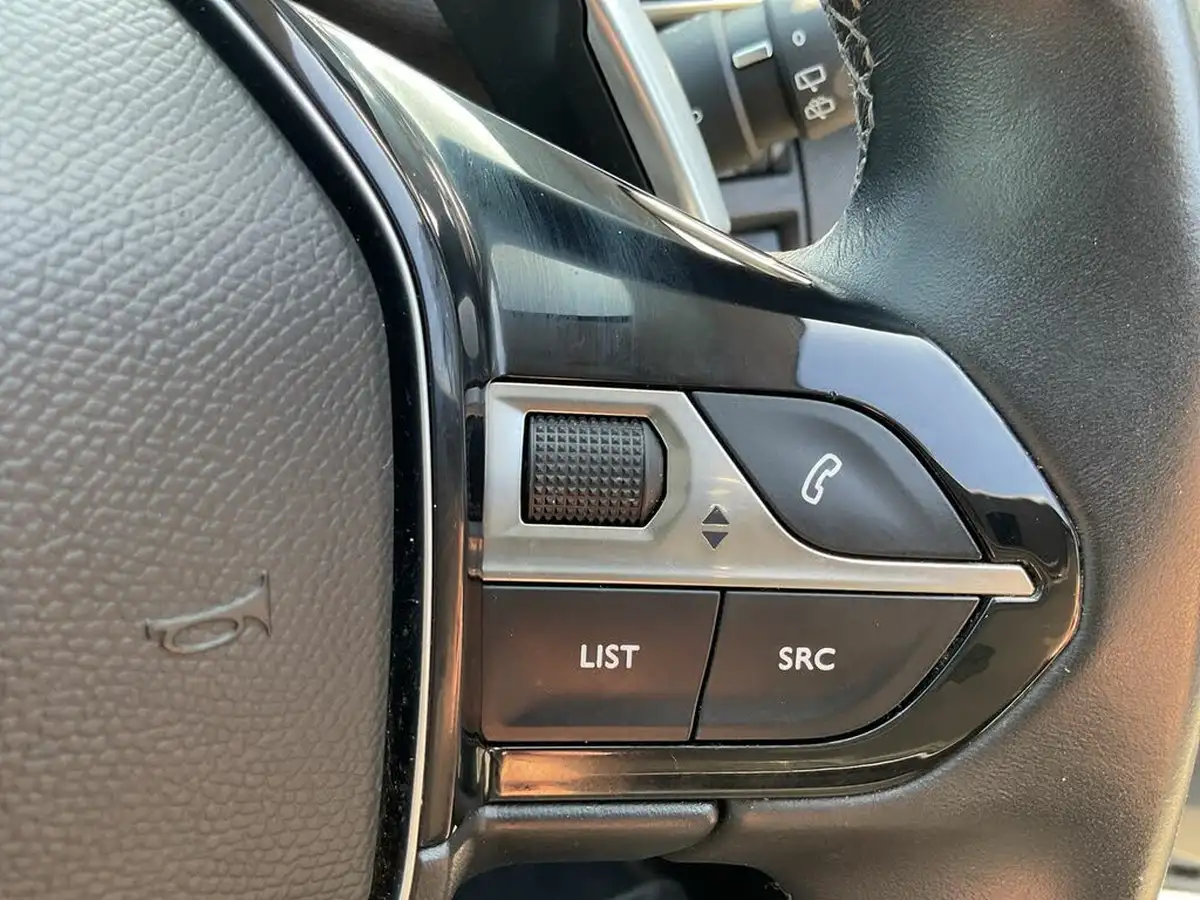 2020-peugeot-3008-suv-12-puretech-allure-eat8-big-16