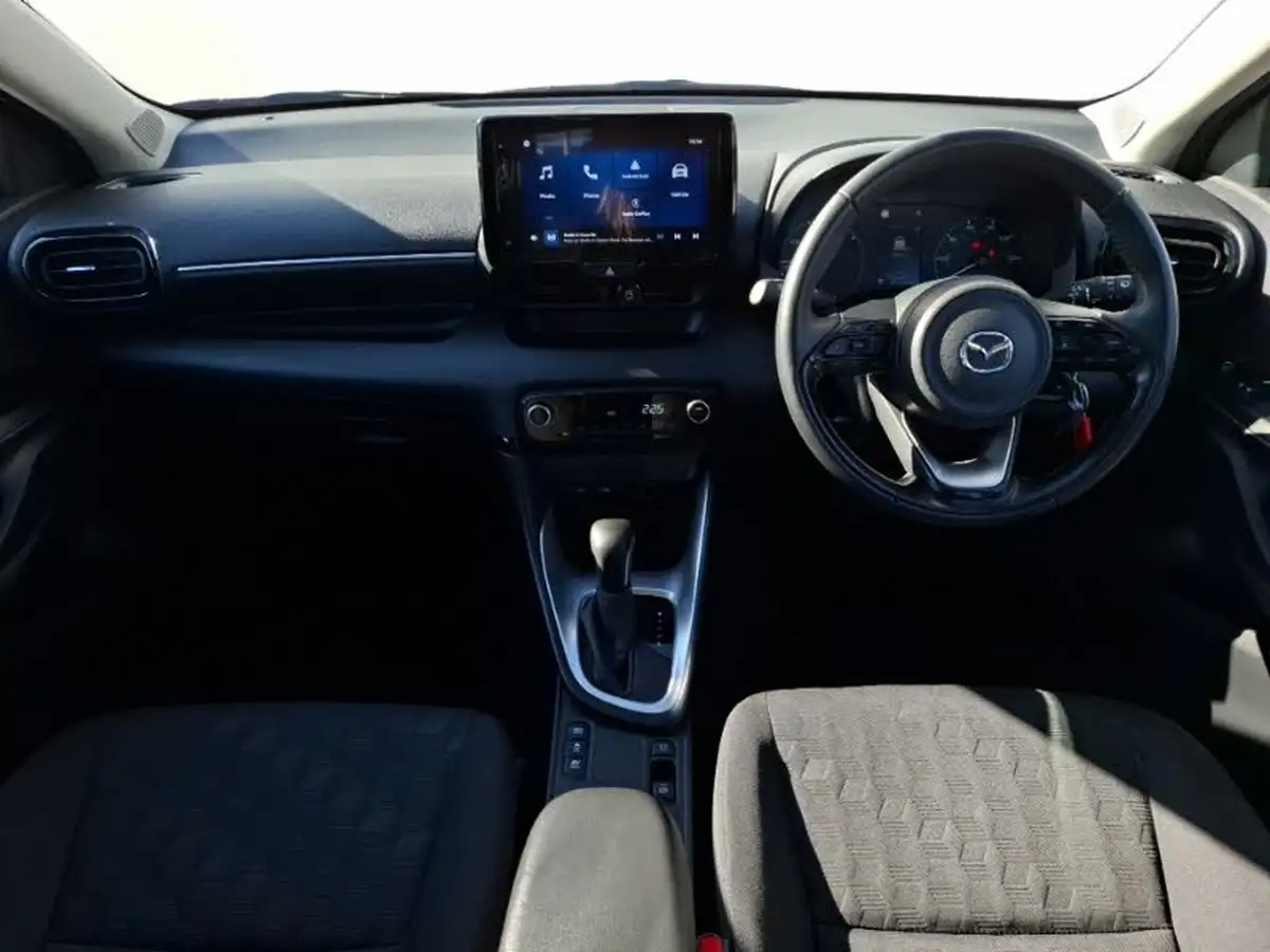 2024-mazda-mazda2-15-centre-line-big-2