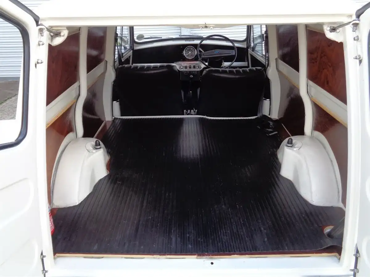 1980-austin-mini-big-7