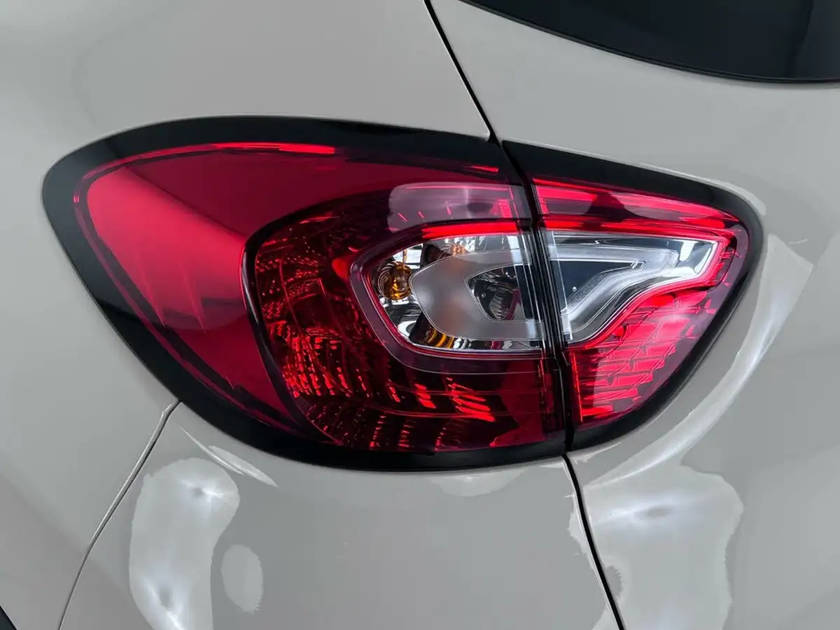 2016-renault-captur-12-dynamique-s-nav-big-7