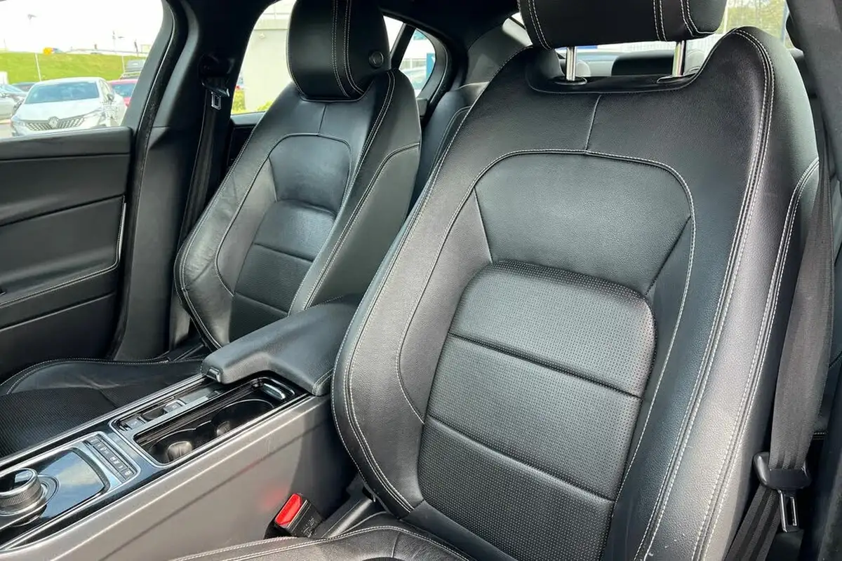 2018-jaguar-xe-20i-r-sport-200ps-1997cc-big-10