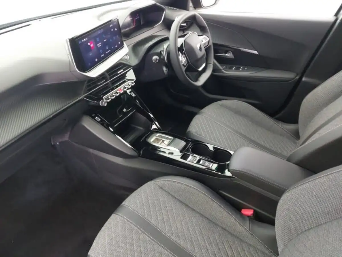 2024-peugeot-2008-suv-12-puretech-allure-130ps-eat8-big-4