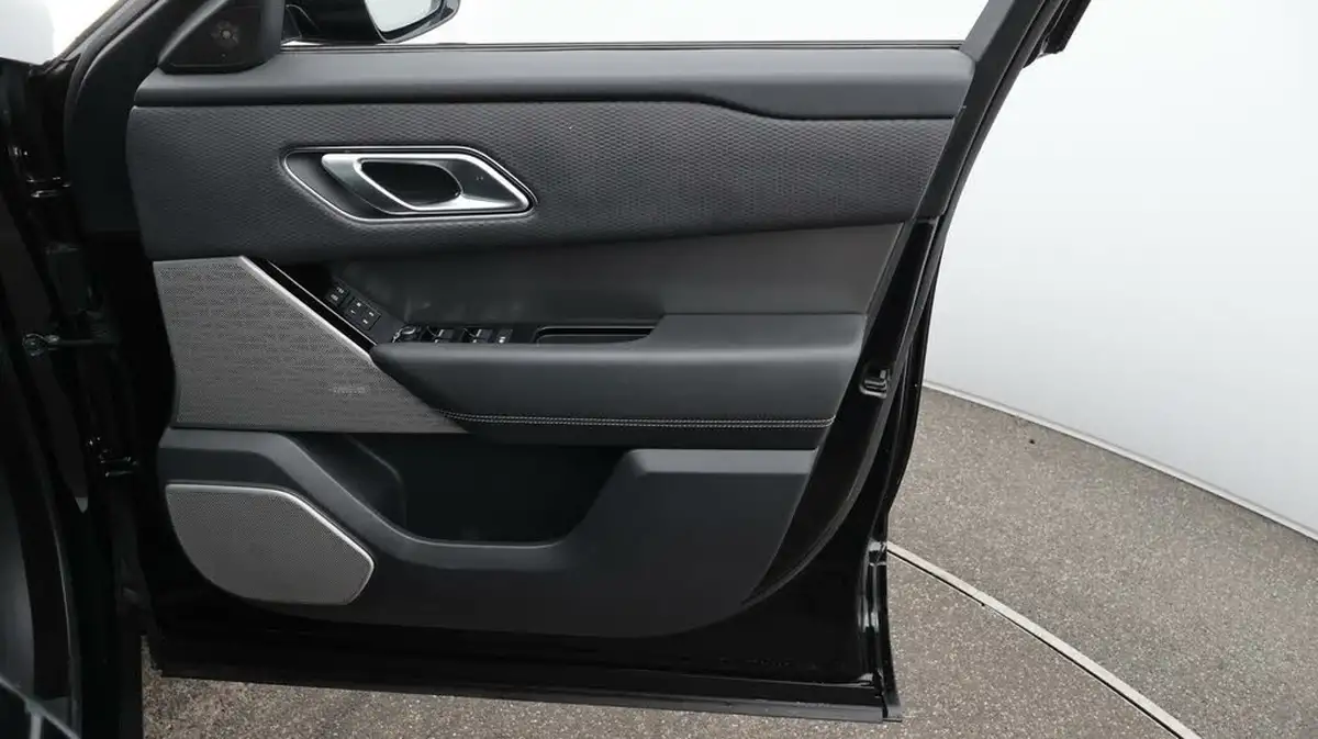 2021-land-rover-range-rover-velar-20-p250-se-big-15