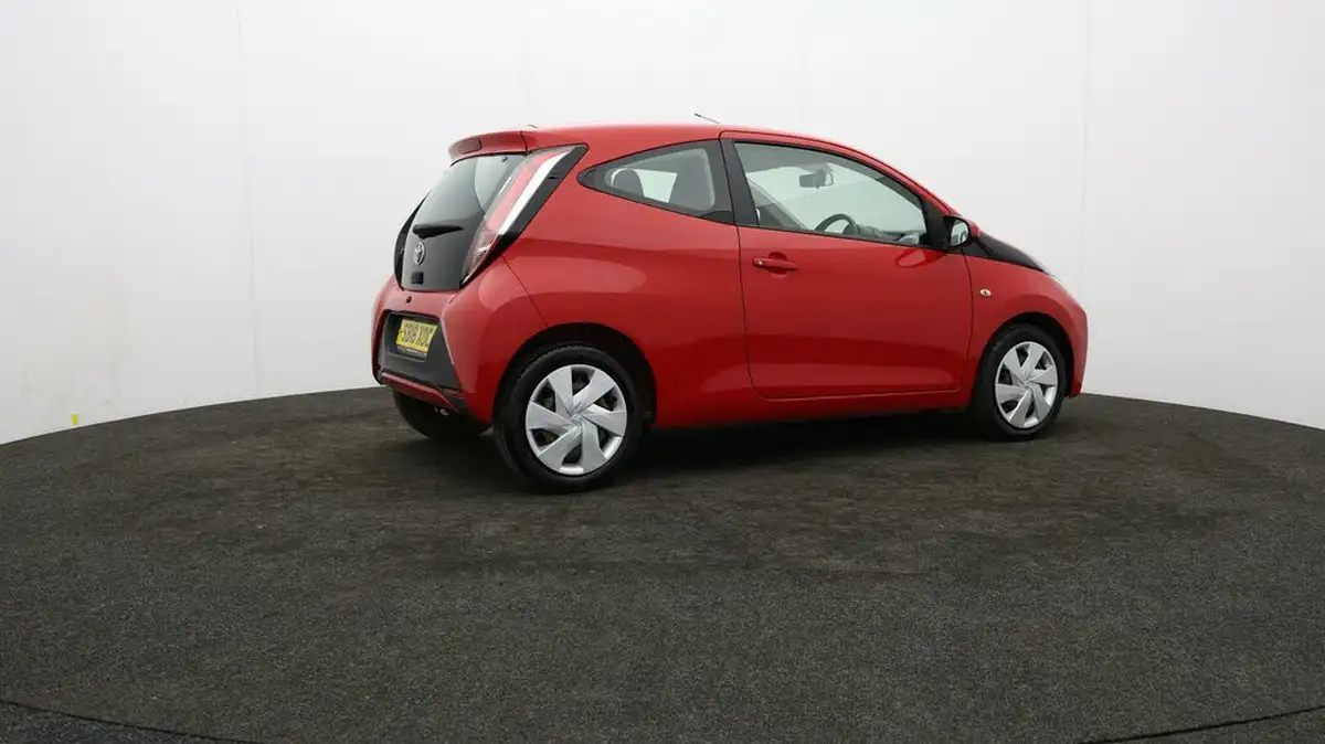 2018-toyota-aygo-10-vvt-i-x-play-71bhp-3d-big-26