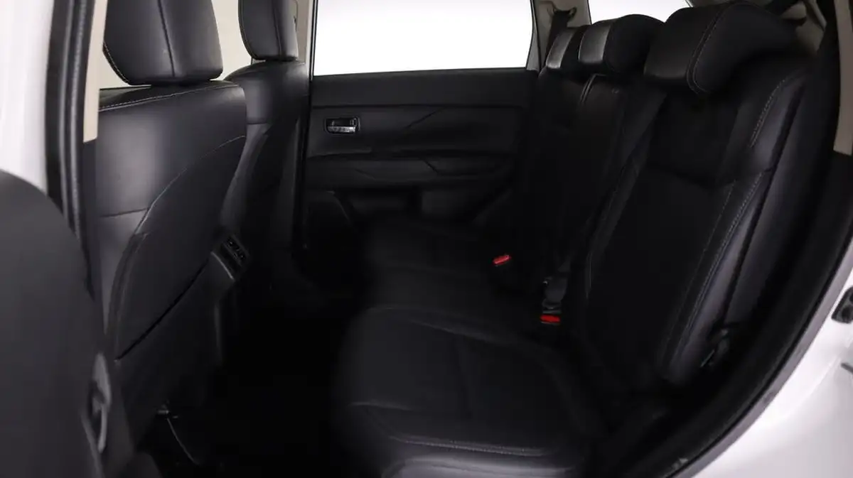 2019-mitsubishi-outlander-20-exceed-big-16