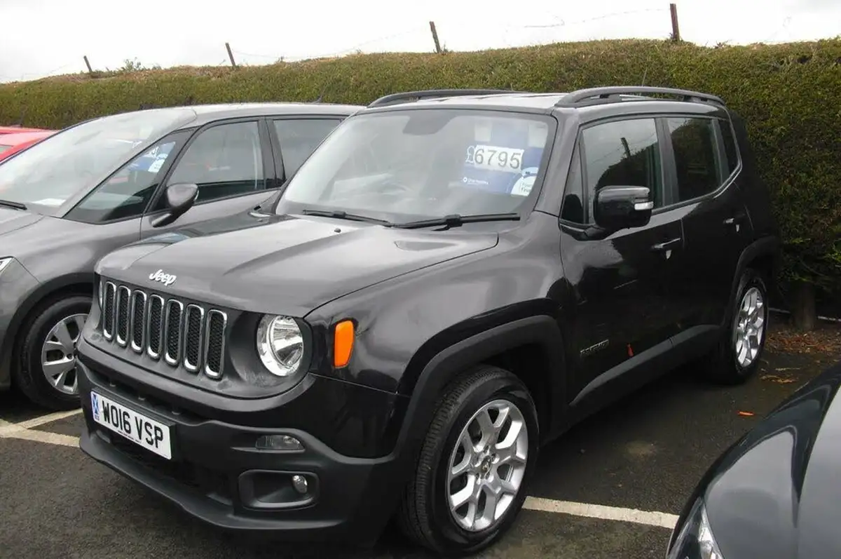 2016-jeep-renegade-16-multijet-ii-longitude-ss-big-0