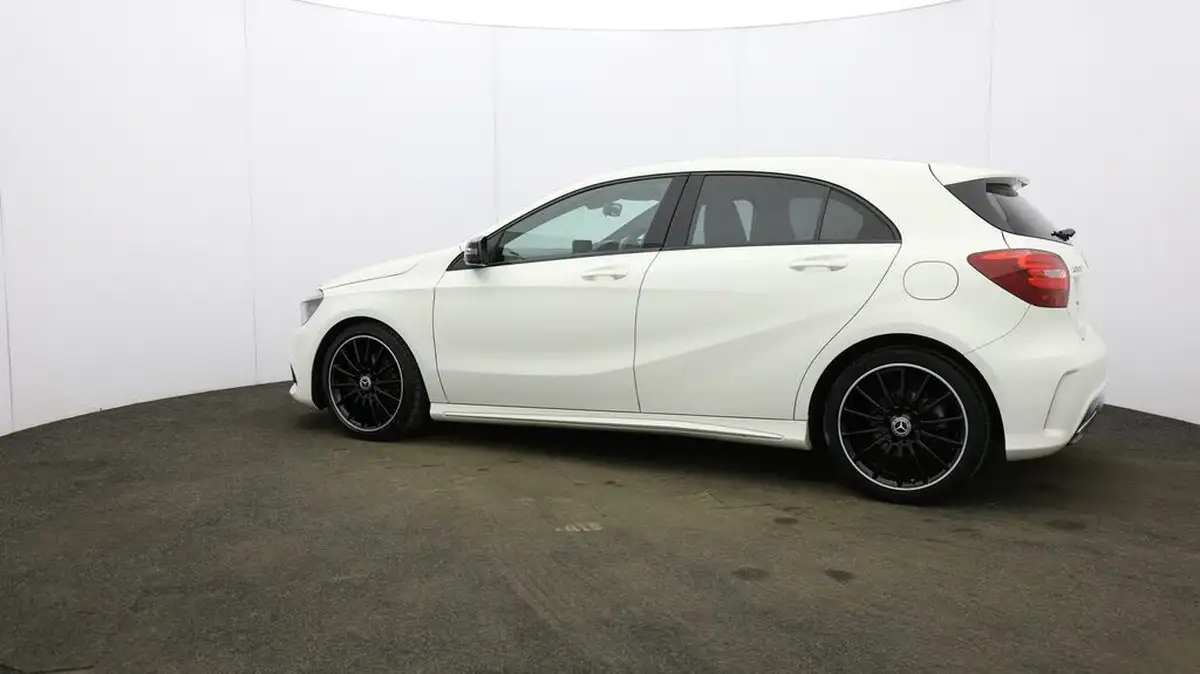 2017-mercedes-benz-a-class-16-a200-amg-line-ss-7g-dct-big-58