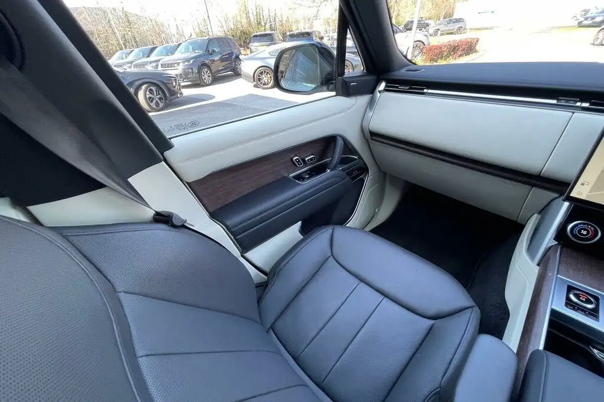 2023-land-rover-range-rover-30-p440e-se-big-12