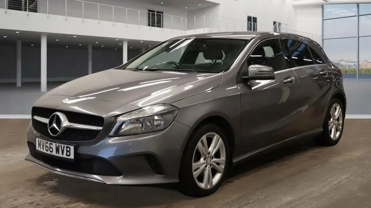 2016-mercedes-benz-a-class-15d-a180d-sport-ss-7g-dct-big-5