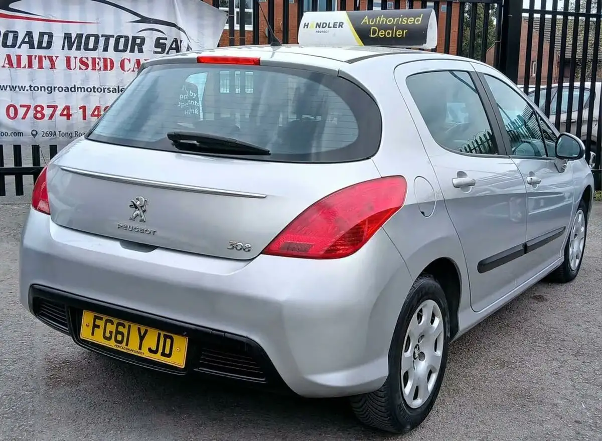 2011-peugeot-308-16td-access-16hdi-92bhp-fap-big-28