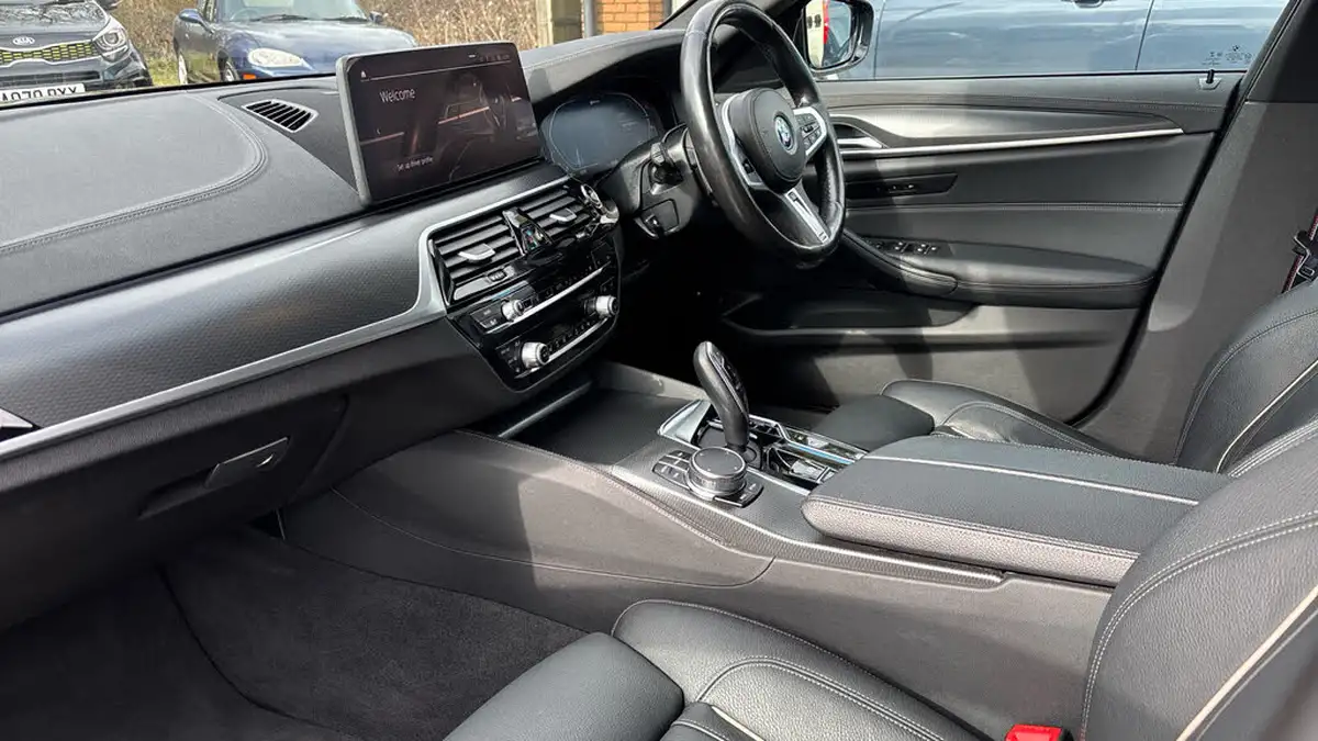 2022-bmw-5-series-20-530e-m-sport-saloon-4d-big-2