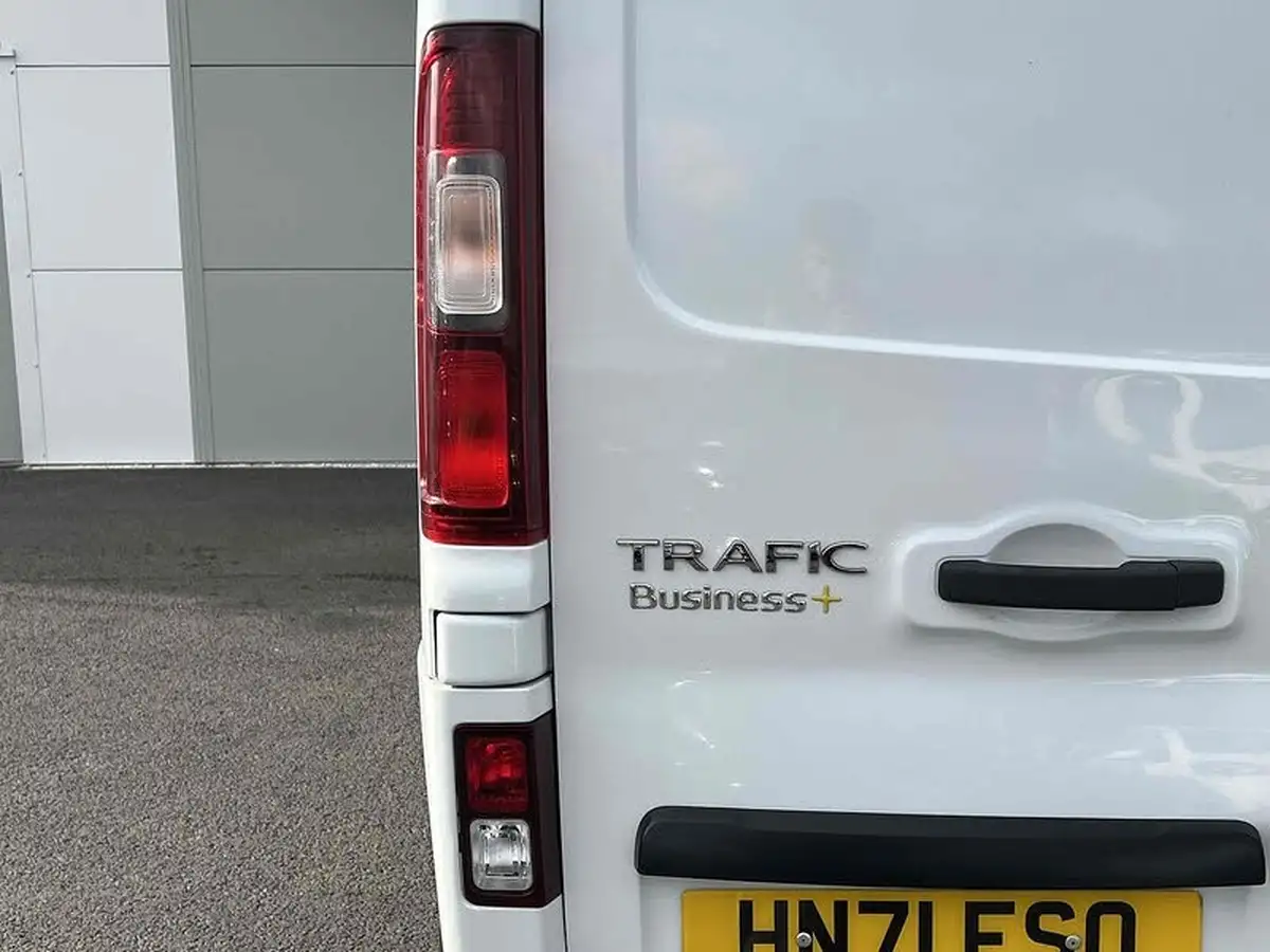 2021-renault-trafic-20dci-ll30-energy-120-business-panel-big-9