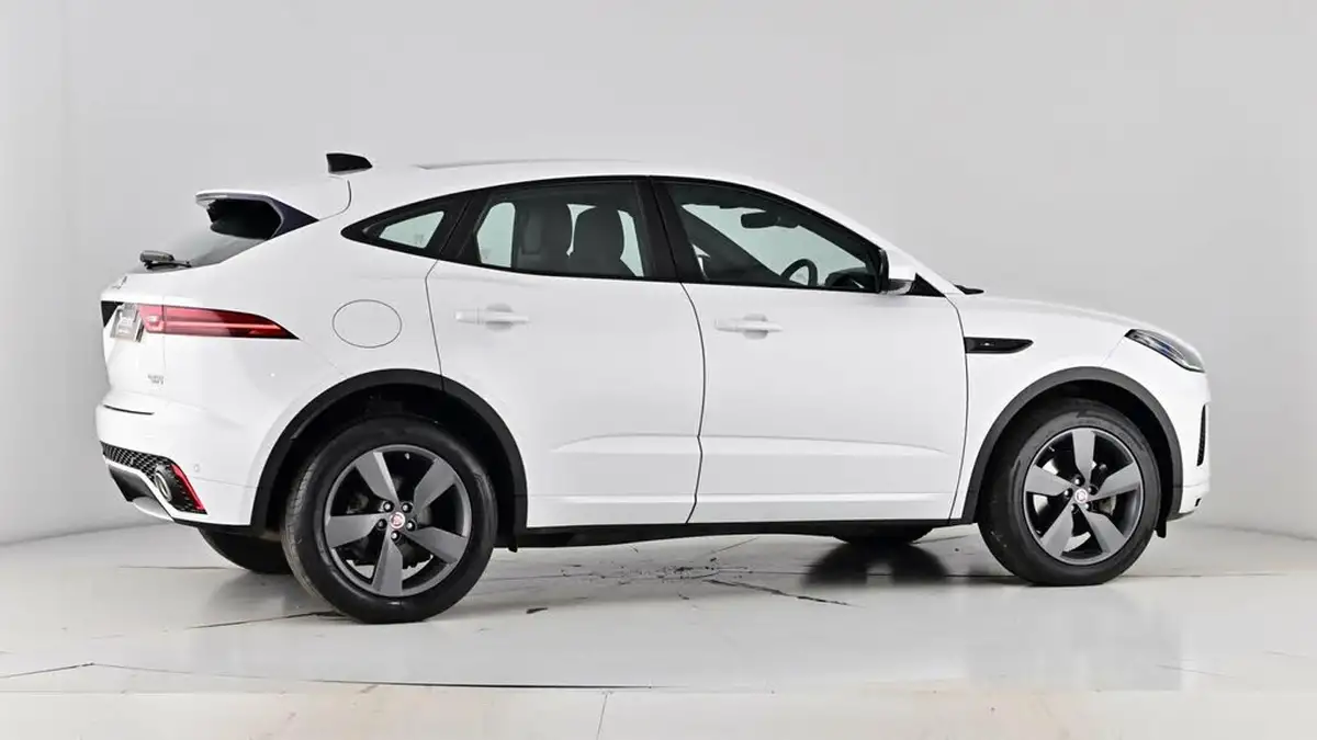 2020-jaguar-e-pace-20-i4d-chequered-flag-180ps-big-78