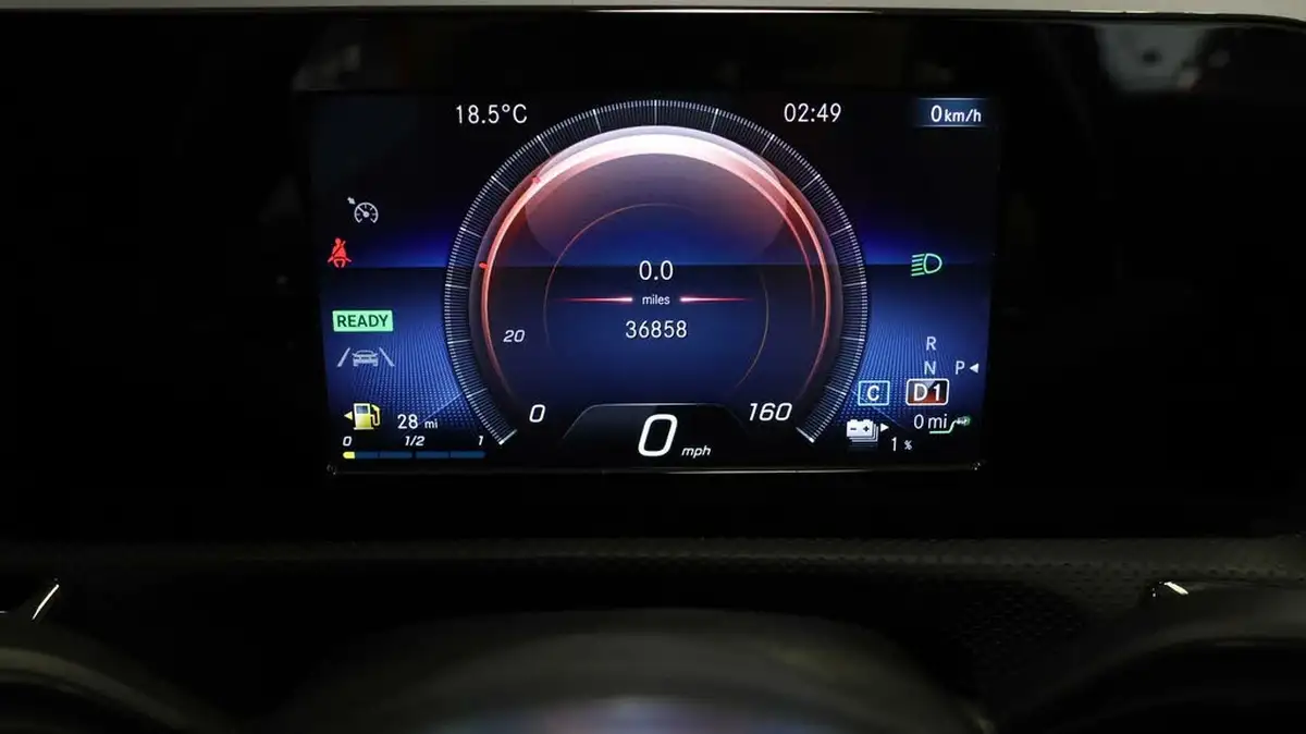 2021-mercedes-benz-a-class-13-a250e-amg-line-hatchback-5d-big-9