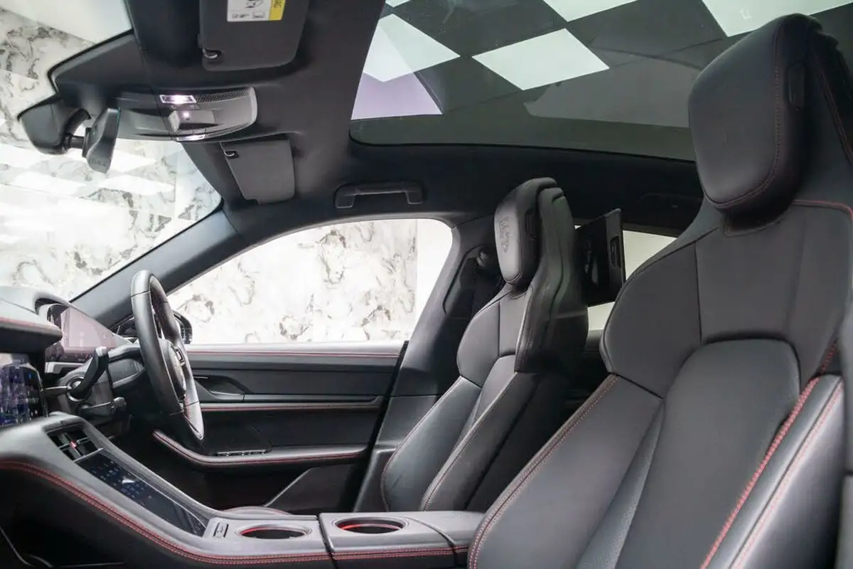 2022-porsche-taycan-e-4s-cross-turismo-big-13
