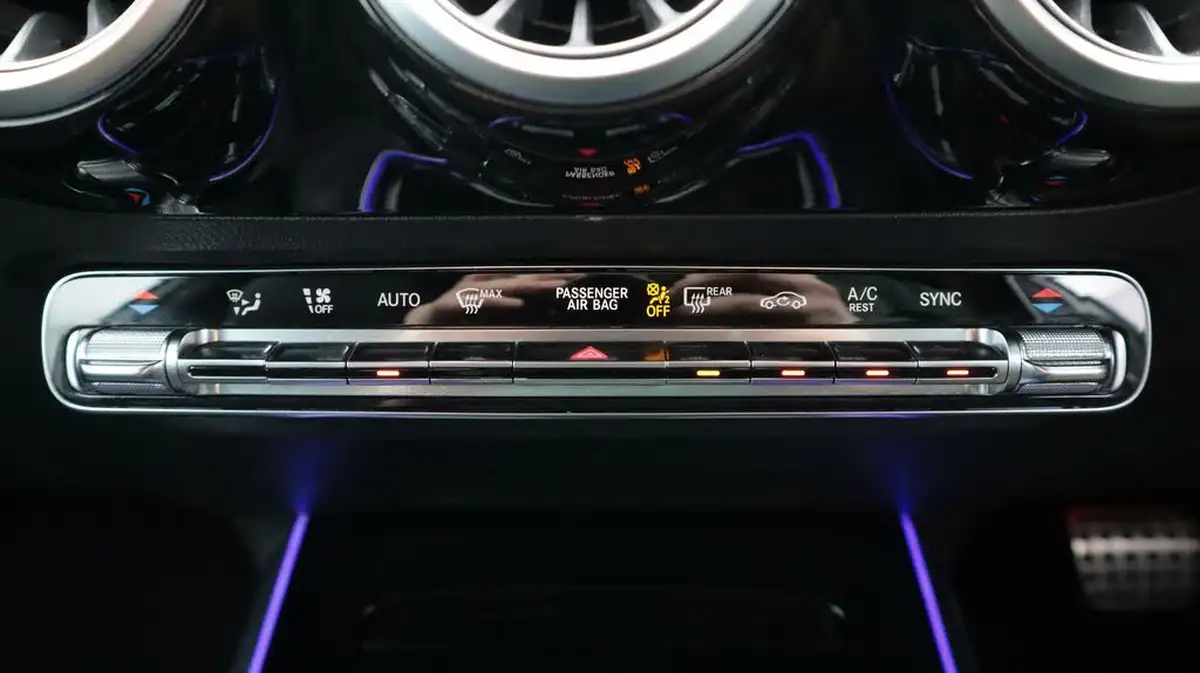 2019-mercedes-benz-b-class-13-b200-amg-line-premium-plus-7g-dct-big-12