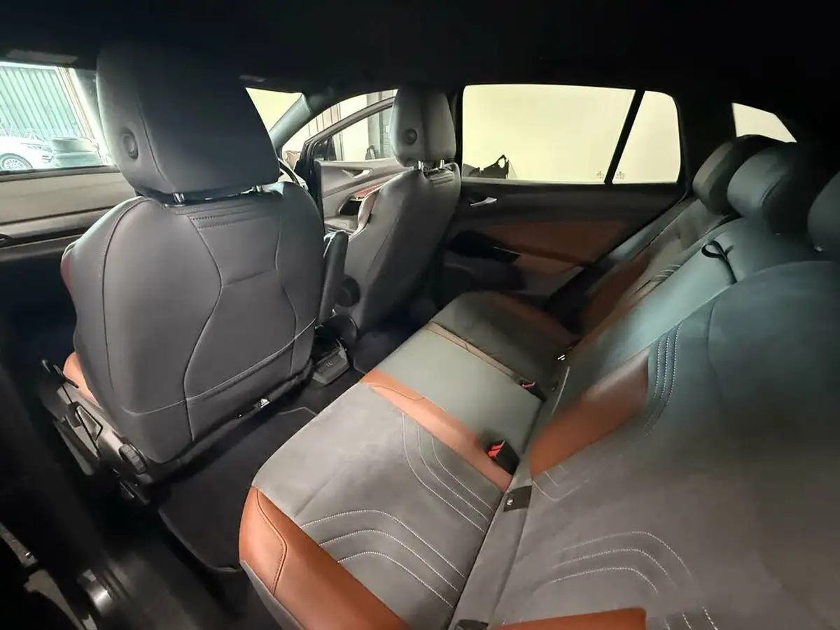 2021-volkswagen-id4-e-first-edition-big-35