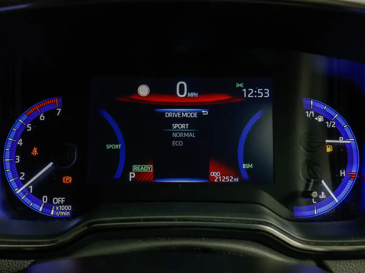 2022-suzuki-swace-18-sz5-big-16