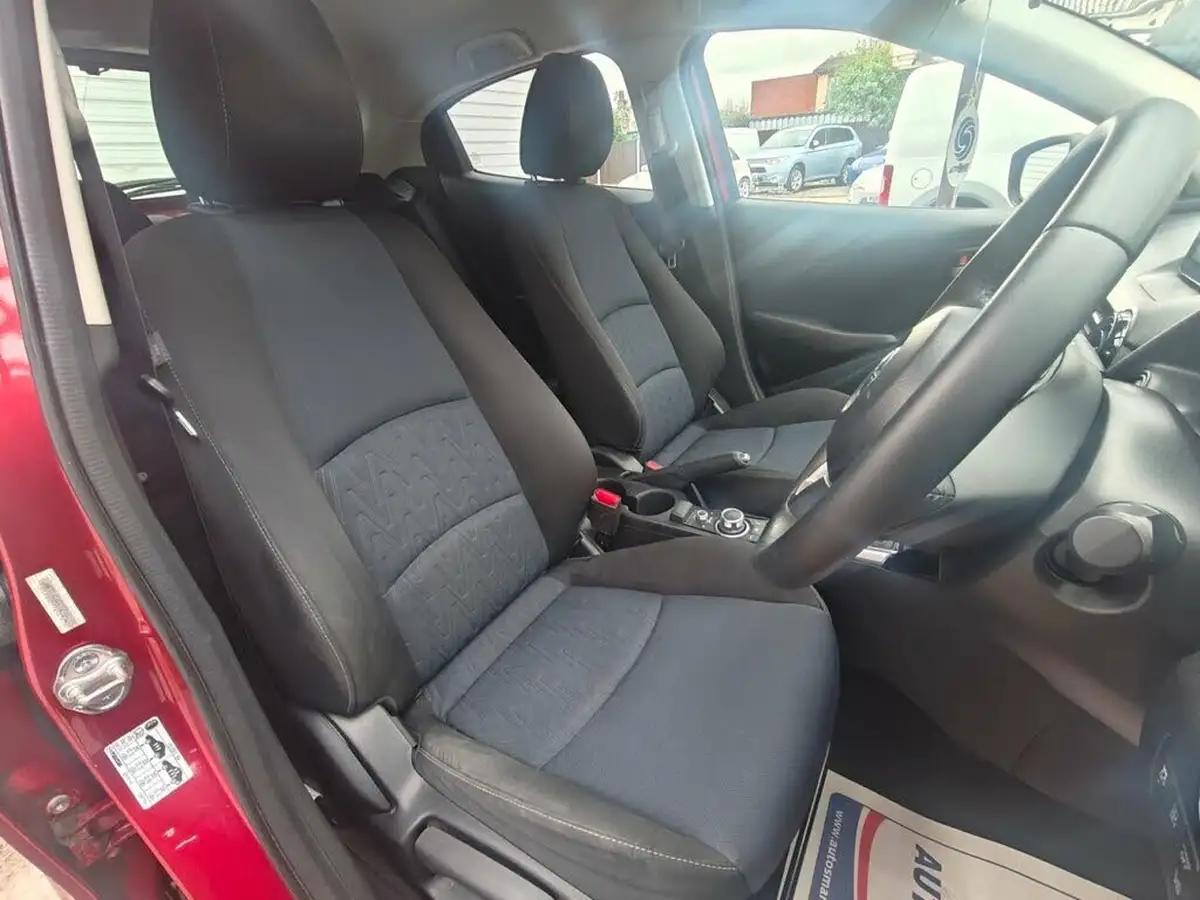 2015-mazda-mazda2-15-sport-black-big-34